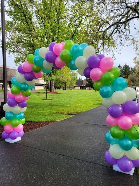 Three Color Balloon Arch, Multi Colored Balloon Arch, 4 Color Balloon Arch, Outdoor Balloon Decor, Balloon Arch Outside, Simple Balloon Arch, Spiral Balloon Arch, Balloon Arch Decorations, Arch Balloon