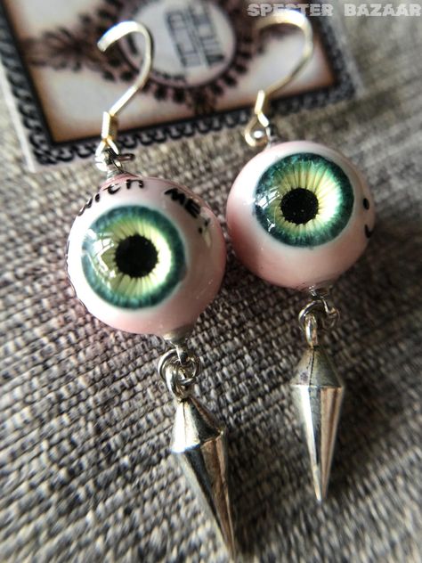 Horror Aesthetics, Eyeball Earrings, Weird Earrings, Weird Jewelry, Human Eyes, Eye Pictures, Custom Eyes, Come With Me, Gothic Horror