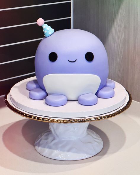 Squishmallow Octopus Cake It’s always fun receiving an order for something I’ve never made before. Thank you Mel! Hope your little one was excited to see her cake 💗💗💗 Cake drum • @cakebonofficial Fondant • @wiltoncakes Food gel • @chefmaster @colour.mill Everything else! • @heb . . . . . . #cake #sanantonio #sanantoniosmallbusiness #sanantoniocakes #sanantonioeats #sanantonioevents #sanantoniofood #sanantoniofoodie #sanantoniobaker #bakedsa #bakery #foodie #food #cakeoftheday #cakeofi... Squishmallow Birthday Party Ideas Food, Squishmallows Birthday Party Cake, Squishmellow Cake Ideas, Squishmallow Birthday Cake Ideas, Sqishmelow Cake, Squishmallows Cakes, Squishmallows Birthday Cake, Squishmallows Cake, Fondant Birthday Cakes