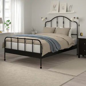 Lit double pas cher - Lit 2 places / 2 personnes - IKEA Affordable Bed Frames, Sunflower Bedroom, Design Ložnic, Black Bed Frame, Black Bed, Iron Bed Frame, Ikea Bed, King Size Bed Frame, Iron Bed