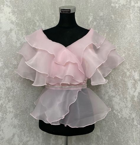 Trendy Sleeves Designs For Blouse, Organza Ruffle Top, Organza Top Styles, Ruffle Blouse Designs, Organza Tops, Trendy Outfits Indian, Traditional Blouse Designs, African Dresses For Kids, Organza Top