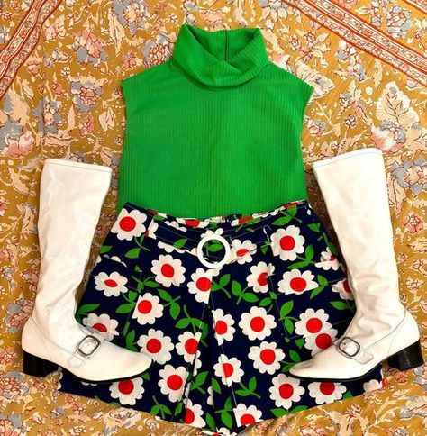 60s Mod Blossom Duo 🌼💚 Available this Friday 🌟 🦋 Groovy Green Turtleneck & Daisy Dream Skirt ❣️ #1960s #60s #vintage #retrofashion #mo… | Instagram The Beatles Inspired Outfits, 60 Fashion 60s Style, Moda 60s, Vintage 1960s Fashion, Mod 60s Fashion, 70s Style Outfits, 60s Inspired Outfits, 60s Clothes, Vintage Fashion 70s