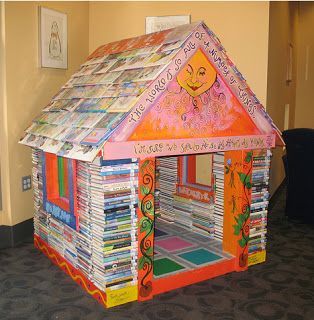 Make book titles for the books. Would be a great reading book or them with pillows on the floor. Book Nook Kids, Cool Forts, Kids Forts, Auction Projects, Book Nook, Class Projects, Early Literacy, Diy Book, Kids' Book