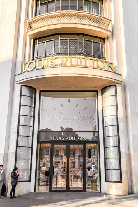 Louis Vuitton Store Paris, Louis Vuitton Paris Store, Paris Shopping Luxury, Paris Shops, Louis Vuitton Shopping, Louis Vuitton Emilie Wallet, Shopping In Paris, Louise Vuitton, Rich Rich