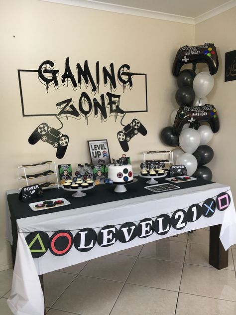 Gamers Party Ideas, Xbox Birthday Party, Gamer Wall Decor, Playstation Party, Bedroom Gamer, Deco Gamer, Custom Controller, Video Games Birthday Party, Game Girl