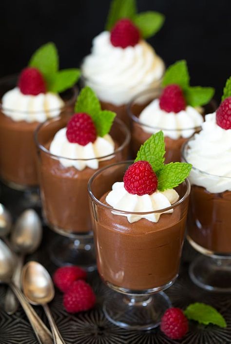 Chocolate Mousse Cups, Easy Chocolate Mousse, Mini Dessert Cups, Chocolate Mousse Recipe, Mousse Dessert, Small Desserts, Mousse Recipes, Cooking Classy, Deilig Mat