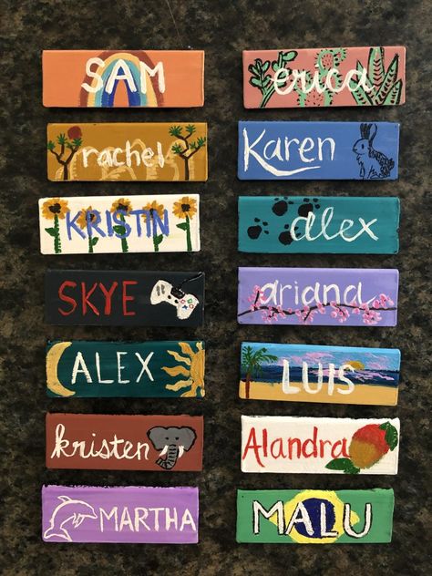 Nametag Ideas Aesthetic, Nametags Ideas, Cute Name Tag Ideas, Work Name Tags Ideas, Starbucks Name Tags Ideas, Nametag Aesthetic Design, Starbucks Nametags Art, Name Tag Design Ideas, Starbucks Nametags