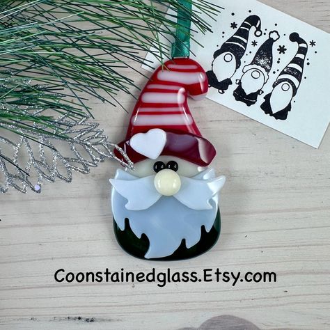 Glass Ornament Christmas Tree, Red And Green Christmas, Glass Fusion Ideas, Fused Glass Artwork, Ornament Christmas Tree, Free Gift Tags, Gnome Ornaments, Gnome Christmas, Glass Fusion