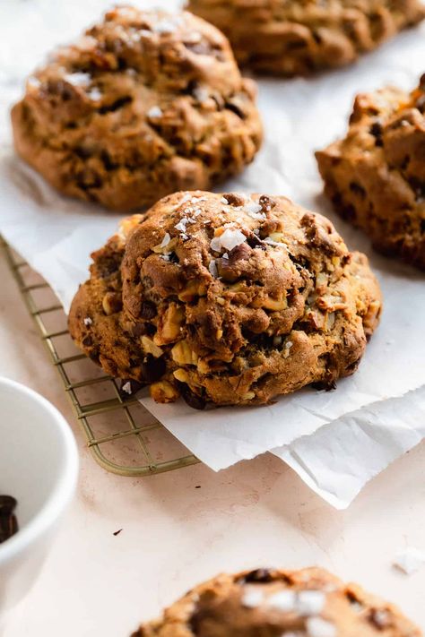 Levain Gluten Free Cookies, Gluten Free Levain Cookies, Oversized Cookies, Cookies Levain, Walnut Chocolate Chip Cookies, Gluten Free Cookie Recipe, Gf Treats, Levain Cookies, Bakery Chocolate Chip Cookies