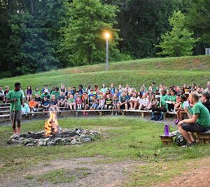 Overnight Camp Aesthetic, Summer Camp Vibes Aesthetic, Summer Camp Aesthetic Cabin, Summer Camp America, Children Summer Camp, American Summer Camp, Summer Camp Ideas, Summer Camp Vibes, Overnight Summer Camp