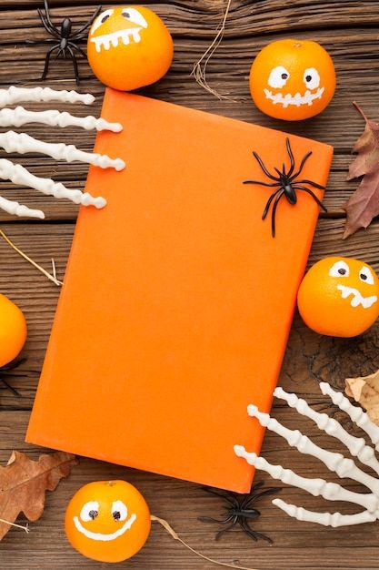 Halloween Flatlay, Halloween Hands, Photo Halloween, Halloween Skeleton Hand, Creepy Spider, Scary Halloween Costume, Halloween Top, Egypt History, Flat Lay Photography