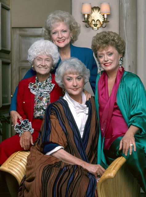 Group Of 4 Costumes, Group Costumes For 4, 4 People Halloween Costumes, Golden Girls Costumes, Funny Group Costumes, Costumes For Work, Timeless Show, Girl Outfit Ideas, Girl Group Costumes