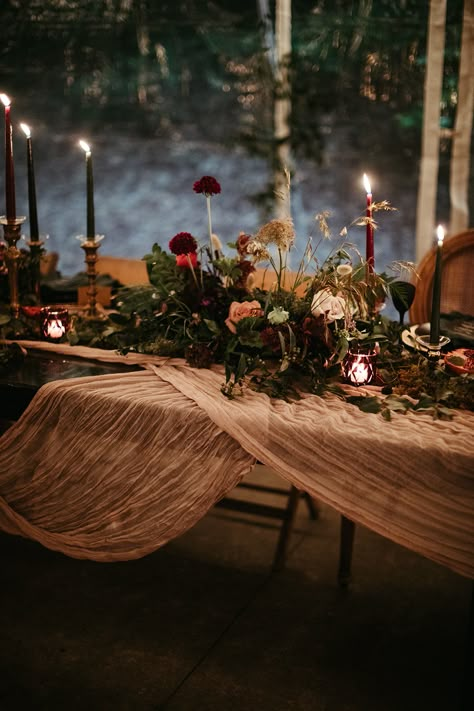 Fall Twilight Wedding, Witchy Wedding Reception, Gothic Wedding Diy Decorations, Vintage Wedding Sweetheart Table, Moody November Wedding, Dark Acadamia Weddings, Dark Wedding Vibes, Witchy Wedding Aesthetic, Ethereal Woodland Wedding