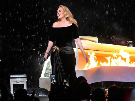 Adele Kicked Off Her Vegas Residency in Showgirl Style | Vogue Adele Concert Outfit, Outfit Ideas Vegas, Vegas Outfit Ideas, Weekends With Adele, Adele Music, Adele Photos, Adele Concert, Vegas Residency, Adele Adkins