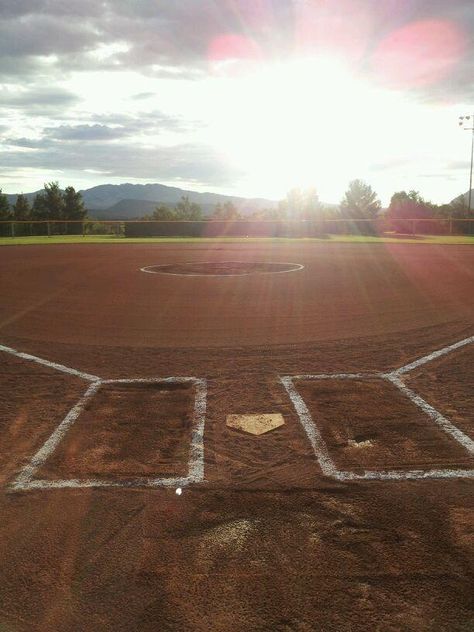 Softball Mom Aesthetic, Softball Coach Aesthetic, Softball Field Aesthetic, Soft Ball Aesthetic, Softball Girl Aesthetic, Softball And Basketball, Funny Softball Quotes, Softball Aesthetic, Softball Diamond