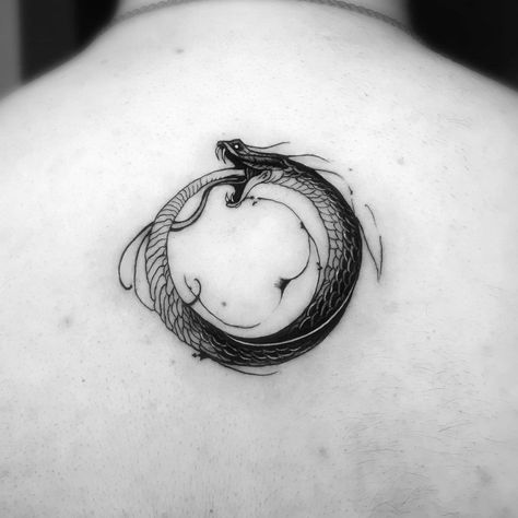 Dragon Tattoo Around Arm, Stars Tattoo Designs, Tattoo Infinito, Infinite Tattoo, Snake Tattoo Meaning, Ouroboros Tattoo, Stars Tattoo, Star Tattoo Designs, Face Tattoos