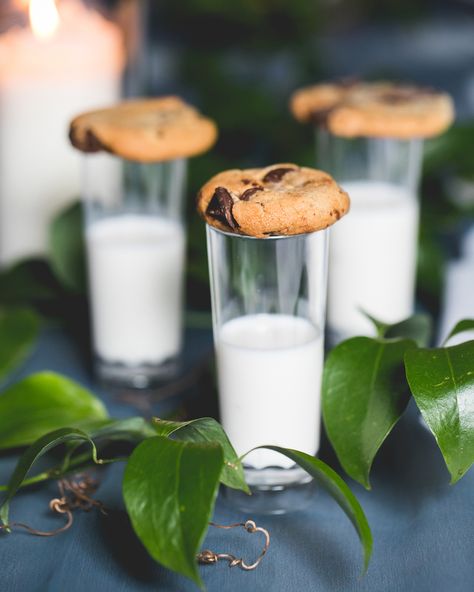 Afterparty Ideas, After Party Ideas, Wedding Pretzels, Late Night Pizza, Wedding Snacks, Cookies And Milk, Wedding After Party, Reduce Appetite, Bulletproof Coffee