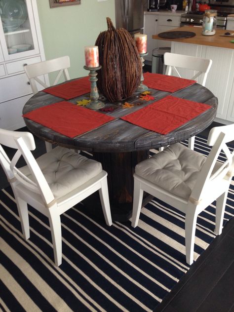 Dining room table...Perfect Wooden Spool Tables, Spool Table, Spool Tables, Upcycled Furniture Diy, Wood Spool, Diy Dining Table, Wooden Spool, Garden Store, Wooden Spools