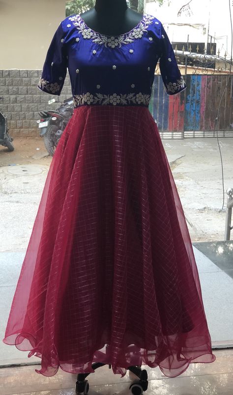 Simple Maggam Work For Long Frocks, Maggam Work Frock Designs, Maggam Work Designs For Long Dresses, Maggam Work Anarkali Dress, Maggam Work For Long Frocks, Long Frock Maggam Work Designs, Stylish Frocks, Simple Anarkali, Designer Dresses Elegant