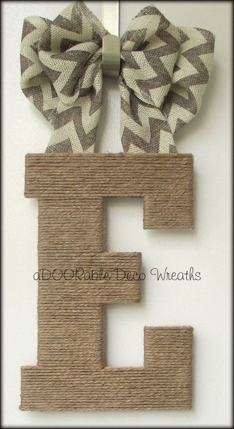 Initial door hanger Cute Door Decorations, Initial Door Hanger, Christmas Hostess, Initial Wreath, Bow Hanger, Burlap Projects, Wood Letter, Internal Door, Burlap Crafts