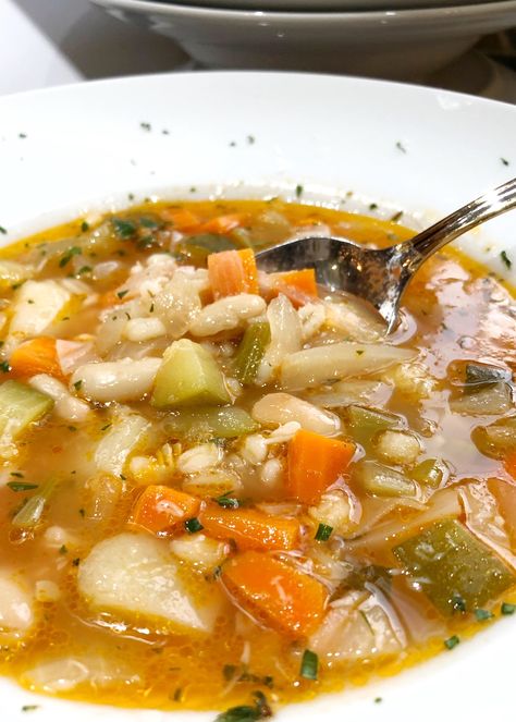 Vegetable Barley Soup Vegetable Barley Soup Recipes, Baked Zucchini Parmesan, Minestrone Recipe, Vegetable Barley Soup, Eggplant Rollatini, Parmesan Cheese Potatoes, Cauliflower Soup Recipes, Healthy Comfort, Parmesan Zucchini