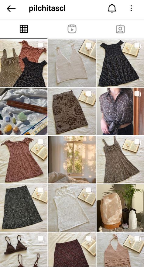 Clothes Pictorial Ideas For Selling, Thrift Shop Instagram Feed, Clothes Pictorial Ideas, Thrift Instagram Feed, Selling Clothes Online Photos, Thrift Clothes Photography, Fashion Shop Interior, Selling Clothes Online, Preloved Clothes