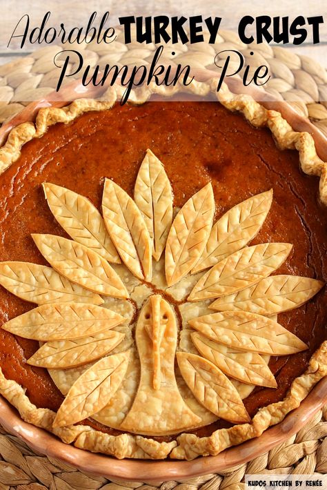 This Adorable Turkey Crust Pumpkin Pie is easy to recreate, and will amaze your family and friends this holiday season. Let me show you how easy it is to assemble, and bake. - Kudos Kitchen by Renee - kudoskitchenbyrenee.com Fancy Pie Crust, Pumpkin Pie Crust, Pie Crust Art, Decorative Pie Crust, Pie Crust Designs, Pie Decoration, Holiday Pies, Thanksgiving Pies, Thanksgiving Treats