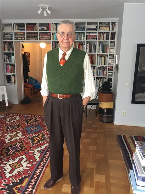 Grandpa Outfit Men, Grandpa Fashion, Grandpa Outfit, Preppy Vest, Look 80s, Old Man Fashion, Masc Outfits, Grandpa Core, Grandpa Style