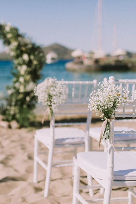 Wedding Arch Gypsophila, Beach Wedding Aisle Ideas, Greek Beach Wedding, Greek Wedding Ideas, Greek Wedding Flowers, Beach Wedding Chairs, Circle Floral Arch, Beach Wedding Aisle Decor, Greek Themed Wedding