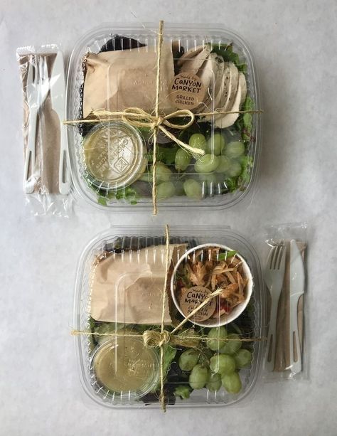 Boxed Lunch Catering, Lunch Catering, Catering Ideas Food, حلويات صحية, Think Food, Picnic Food, Lunch To Go, Food Packaging Design, Pack Lunch