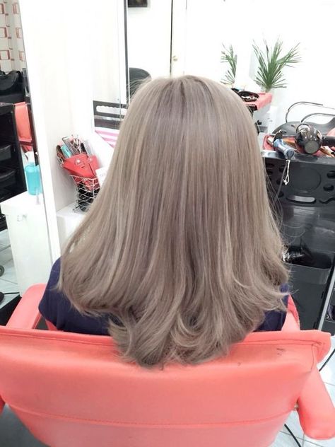 ✿*· pinterest ⇢ kimmiecla Hair Color Blonde Ideas, Popelavá Blond, Blond Ash, Blonde Ideas, Hair Color Images, Blonde Makeup, Ash Blonde Hair Colour, Korean Hair Color, Ash Brown Hair