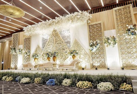 Moodboard Wedding Decoration, Pelaminan Jawa Modern, Javanese Wedding Decoration, Dekor Wedding Pelaminan, Modern Wedding Stage Design, Pelaminan Jawa, Wedding Season Colors, Dekor Pelaminan, Wedding Jawa