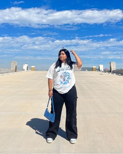 5 Best Plus Size Airport Outfits You Should Try | Chic & Aesthetic Plus Size Airport Outfits College Outfits For Chubby Women, Streetwear Fashion Women Plus Size, Fashion Outfits Midsize, Casual Chic Plus Size, Streetwear Fashion Plus Size, Plus Size Airport Outfit, Airport Style Summer, Airport Ootd, Chubby Outfit Ideas