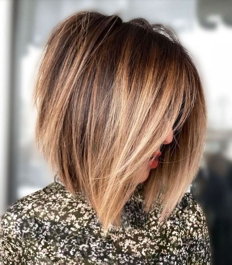 Dark Brown Hair With Blonde Highlights, Kort Bob, Κούρεμα Bob, Angled Bob Haircuts, Haircut Images, Angled Bob Hairstyles, Hair 2022, Brunette Balayage, Vlasové Trendy