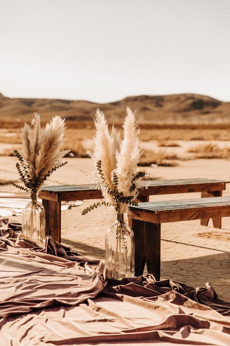 Desert Wedding Altar, Wedding Dresses For Desert Wedding, Boho Desert Wedding Decor, Desert Wedding Bridal Party, Wedding Altar Tree, Wedding In Desert, Rustic Desert Wedding, Wedding In The Desert, Las Vegas Desert Wedding