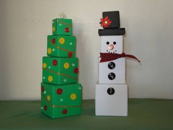 Christmas Tree and Snowman Boxes Unique Gift Wrapping Christmas, Christmas Wrapping Diy, Gift Towers, Snowman Gifts, Office Christmas Decorations, Snowman Wreath, Office Christmas, Snowman Crafts, Christmas Gift Box