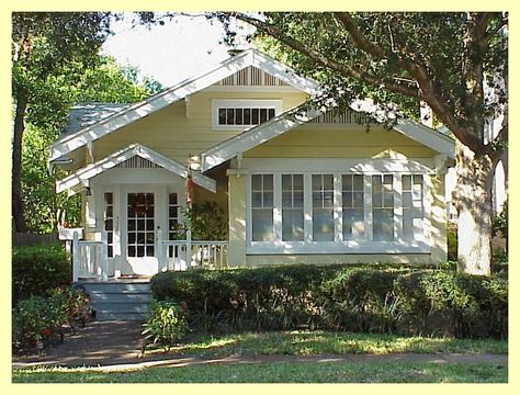 The kind of house that can pull off this paint job well.  Yellow House Paint #2 Craftsman Exteriors, Exterior Paint Colours, Yellow House Exterior, House Paints, Craftsman Homes, Prairie House, Cozy Cottages, Storybook Homes, Yellow Cottage