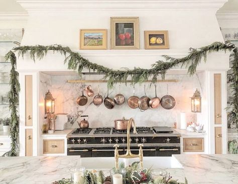 Anastasia Livcha-Gourley on Instagram: “Clearly kitchens have been on my mind a lot this week... this one by @the_fox_group_ is in my opinion what perfection looks like 👌” The Fox Group, Fox Group, Utah Style, Fresh Garlands, Brass Wall Hanging, Glam Pad, Cozy Kitchen, Hanging Pots, Classic Interior