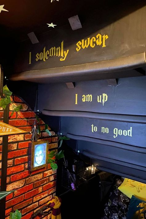 Harry Potter Staircase Room, Harry Potter Dog Room, Harry Potter Themed Basement, Harry Potter Closet Ideas, Harry Potter Under The Stairs Room Ideas, Secret Harry Potter Room, Harry Potter Basement Ideas, Cupboard Under Stairs Ideas Harry Potter, Harry Potter Gaming Room