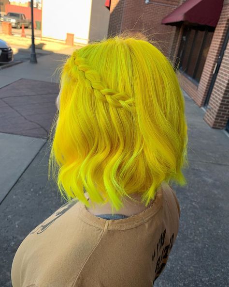 Yellow Hair Ideas, Neon Yellow Hair, Neon Hair Color, Yellow Blonde Hair, Peekaboo Hair Colors, Yellow Hair Color, Pulp Riot Hair Color, Yellow Blonde, Peekaboo Hair