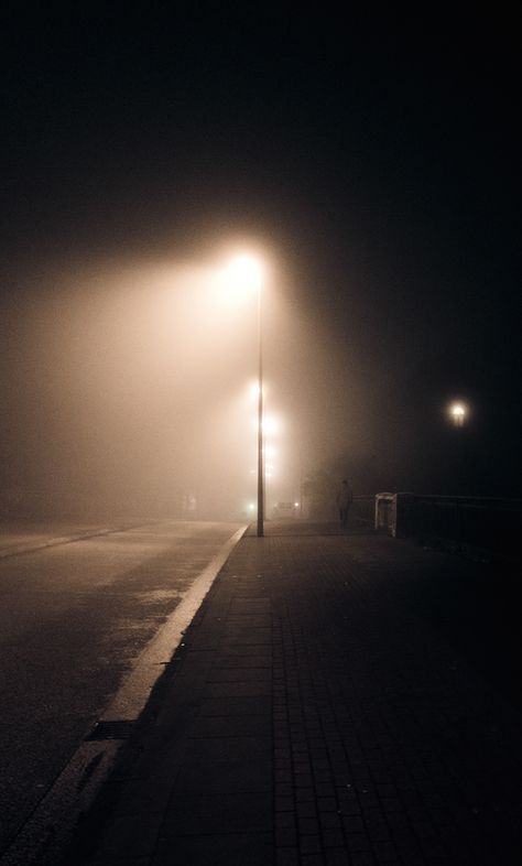 Personal project, 2014/15Captured in cold foggy nights in Hamburg, Germany. Streetlamps In The Fog, Cold Person Wallpaper, Streetlights At Night, Cold Person, Street Photography Graffiti, Night Person, Light Bulb Art, Foggy Night, Street At Night