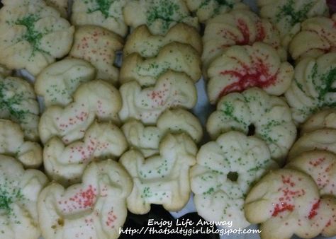 This is the easiest recipe for a cookie press I have seen, and it is so buttery good! Cookie Press Cookies, Almond Spritz Cookies, Press Cookies, Cookie Press Recipes, Spritz Cookie, Spritz Cookie Recipe, Spritz Cookies, Holiday Party Foods, Cookie Brownie Bars