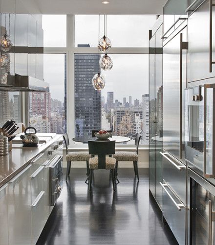 contemporary-dining-room-new-york-city-ny-by-champeau-wilde copy Apartamento New York, Model Dapur, Dining Room Contemporary, Luxury Penthouse, Contemporary Dining Room, 아파트 인테리어, Design Apartment, Floor To Ceiling, New York Apartment