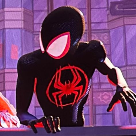 Spiderman / Miles morales Miles Morales Matching Pfp, Spider Man Verse, Pfp Spiderman, Rayla Dragon Prince, Spiderman Miles Morales, Spiderman Miles, Dragon Wallpaper Iphone, Miles Spiderman, Y2k Profile Picture