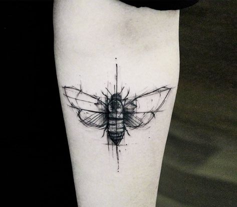 Fly tattoo by Kamil Mokot | Photo 20493 Witchy Bee Tattoo, La Muerte Tattoo, Tattoos Masculinas, Fly Tattoo, Always Tattoo, Sketchy Tattoo, Beetle Tattoo, Sketch Style Tattoos, Flying Tattoo