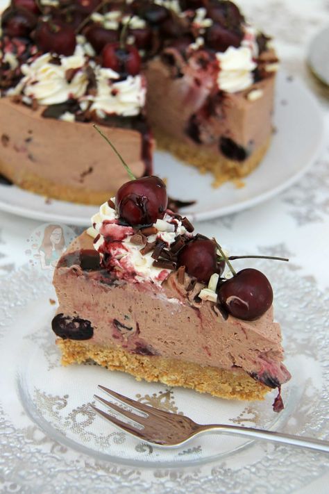 No-Bake Black Forest Cheesecake! - Jane's Patisserie Black Forest Cheesecake, Bar Treats, Janes Patisserie, Yummy Cheesecake, Chocolate Cheesecake Recipes, Black Forest Cake, Forest Cake, Cheesecake Desserts, Layer Cakes