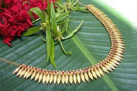 Kerala Jewellery, Jewellery Model, Jewellery Patterns, Buy Gold Jewelry, Gold Pendant Jewelry, Traditional Jewellery, Gold Fashion Necklace, Gold Jewelry Necklace, Bridal Gold Jewellery Designs