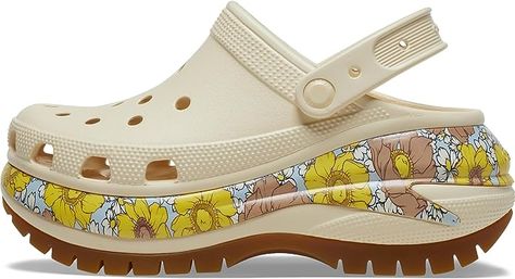 Amazon.com | Crocs Classic Mega Crush Clog | Mules & Clogs Mega Crush Clog, Platform Crocs, Clog Mules, Comfy Fall Outfits, Ready For Fall, Fall Street Style, Mule Clogs, Platform Shoes, Fall Outfit