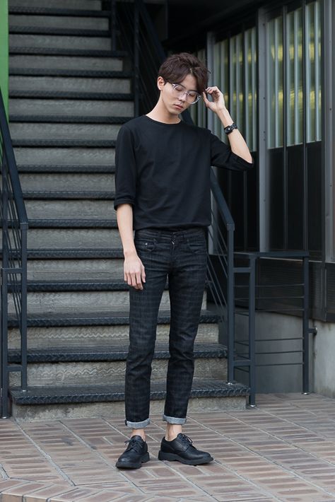 Photo by IAMALEXFINCH                                                                                                                                                                                 More Joo Woo Jae, Korean Men Fashion, Korean Fashion Fall, Goth Clothes, Man Outfit, Korean Fashion Winter, Korean Fashion Kpop, Korean Fashion Summer, Pose References