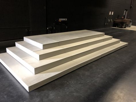 Platform Set Design, Diy Wedding Stage Platform, Stage Floor Design, Wedding Platform Stage, Minimalist Stage Design, Platform Stage Design, Stage Stairs Set Design, Diy Stage Platform, Stage Platform Design